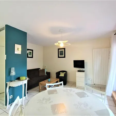 Apartment T2 Moderne Avec Balcon A Aix-les-bains, Proche Centre Et Services - Fr-1-555-61 *